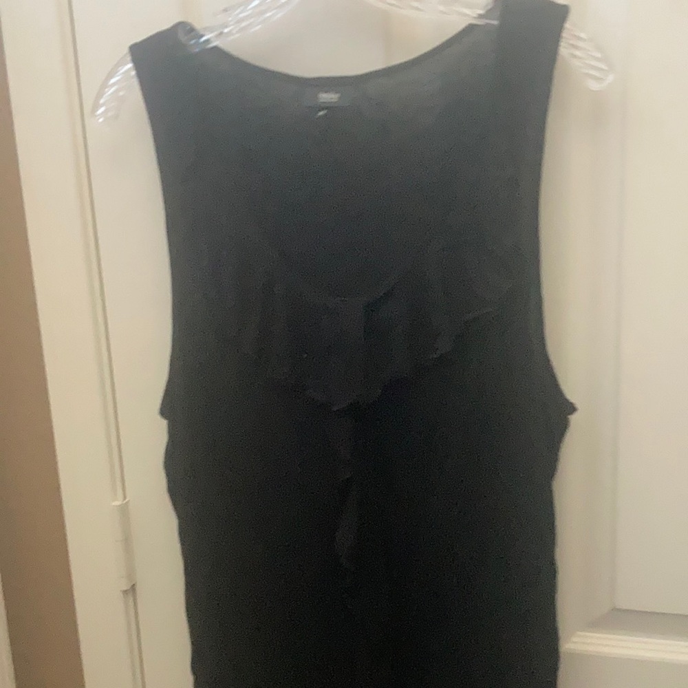 FINAL MARKDOWN Mossimo ruffled front top xxl